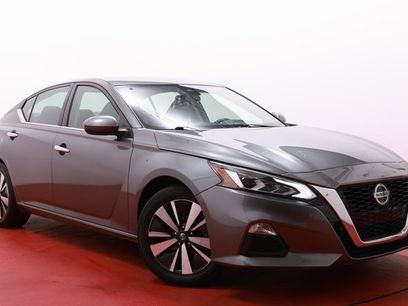 Used 2022 Nissan Altima 2.5 SV