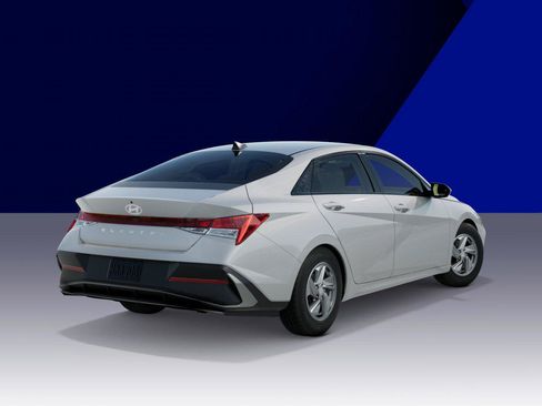 New 2026 Hyundai Elantra SE FWD image 4