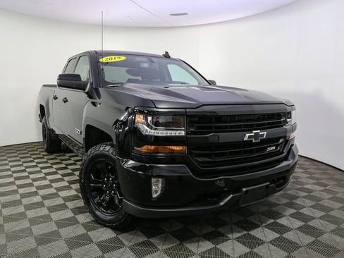 Used 2019 Chevrolet Silverado 1500 LT w/ All Star Edition image 3