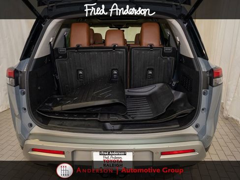 Used 2023 Nissan Pathfinder Platinum w/ Lighting Package (N93) AWD/4WD image 5
