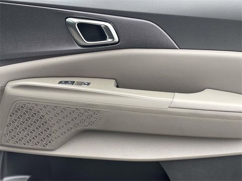 New 2026 Kia Carnival EX image 16