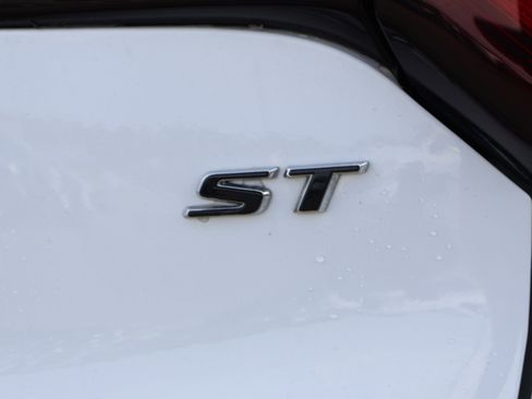 Used 2024 Buick Encore GX Sport Touring image 16