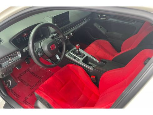 Used 2025 Honda Civic Type R image 9