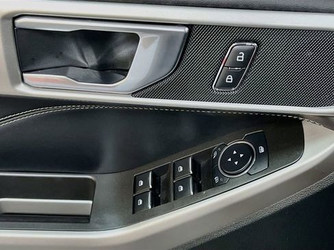 Used 2024 Ford Explorer XLT w/ Equipment Group 202A image 17