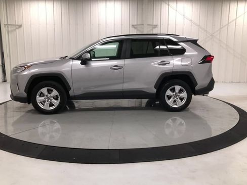 Used 2020 Toyota RAV4 XLE AWD/4WD image 5