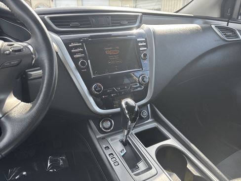 Used 2020 Nissan Murano SV image 14