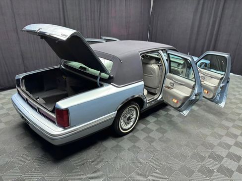 Used 1997 Lincoln Town Car Executive image 22
