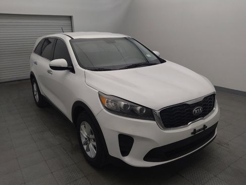 Used 2020 Kia Sorento LX image 13