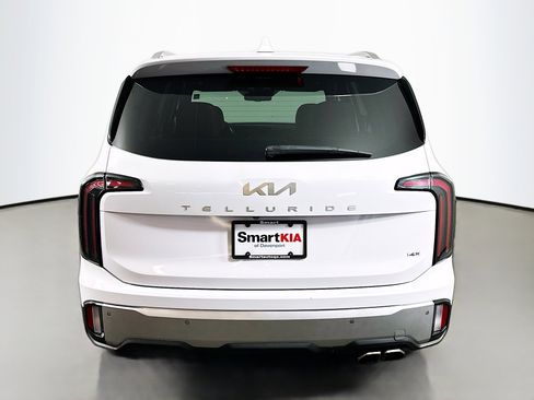 Used 2023 Kia Telluride EX w/ EX Captain's Chair Package image 6