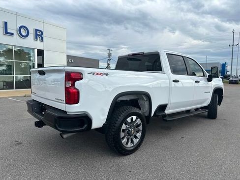 Used 2022 Chevrolet Silverado 2500 Custom w/ Custom Value Package AWD/4WD image 17