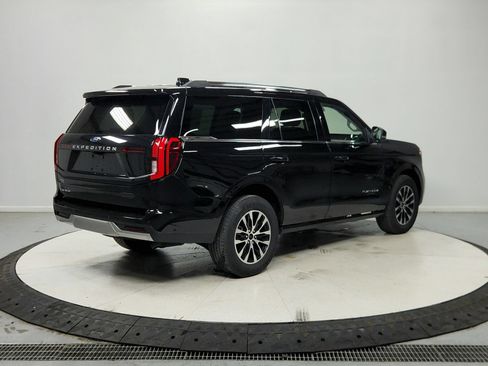 Used 2025 Ford Expedition Platinum AWD/4WD image 8