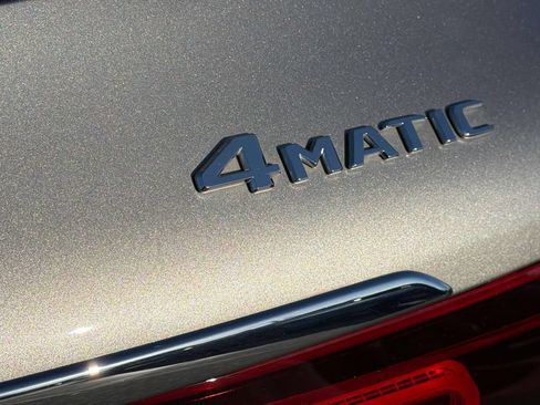 Used 2020 Mercedes-Benz GLC 300 4MATIC image 7