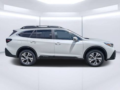 Used 2022 Subaru Outback Limited AWD/4WD image 2