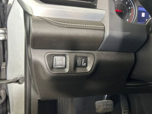 Used 2023 GMC Acadia SLT FWD image 20