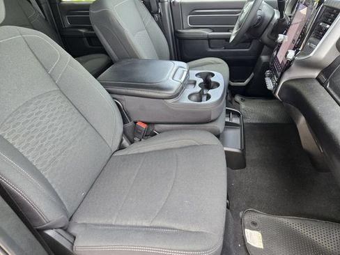 Certified 2025 RAM 2500 Big Horn AWD/4WD image 17