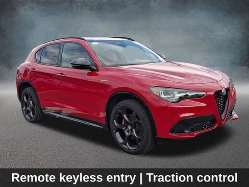 Used 2025 Alfa Romeo Stelvio Sprint w/ Veloce Package image 3
