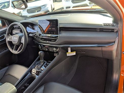 New 2026 Jeep Compass Latitude image 36