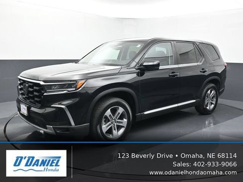 Used 2025 Honda Pilot EX-L image 1