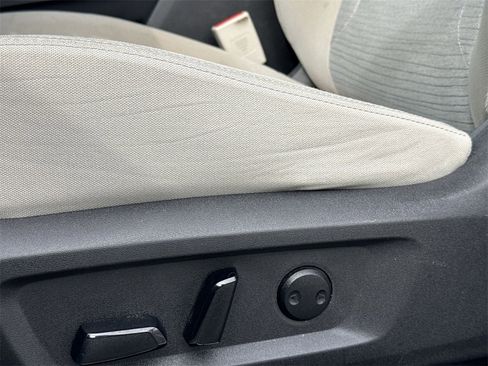 Used 2023 Nissan Rogue SV image 14