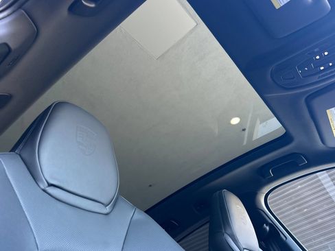 New 2026 Porsche Cayenne Coupe AWD/4WD image 19