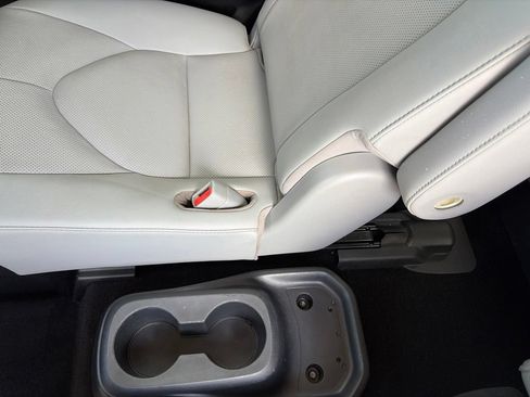Used 2020 Toyota Highlander Limited AWD/4WD image 30