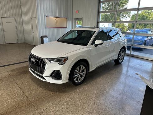 Used 2023 Audi Q3 2.0T Premium image 2