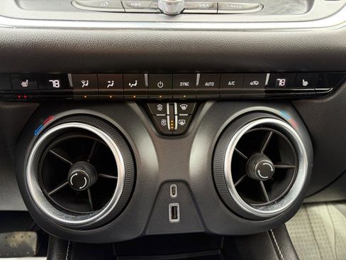 Used 2023 Chevrolet Blazer LT image 14