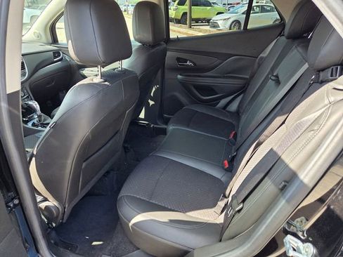Used 2021 Buick Encore Preferred AWD/4WD image 5
