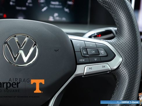 Used 2025 Volkswagen Tiguan SE R-Line image 22