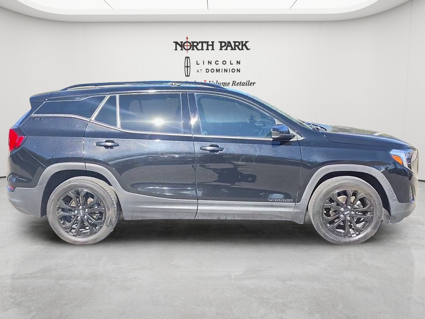 Used 2020 GMC Terrain SLE w/ Elevation Edition FWD image 6