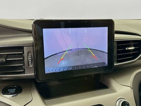 Used 2022 Ford Explorer XLT w/ Equipment Group 202A RWD image 14