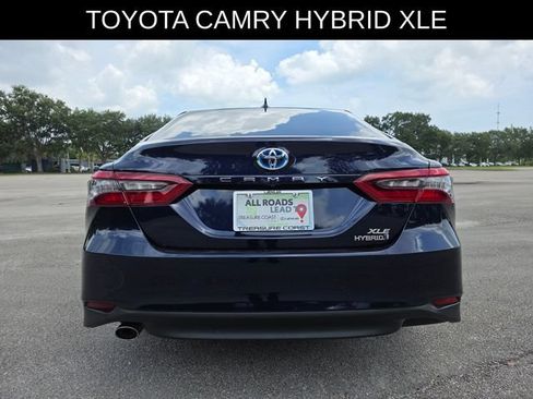 Used 2022 Toyota Camry XLE FWD image 4