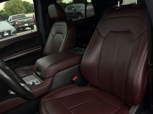 Used 2024 Ford Expedition Limited AWD/4WD image 25
