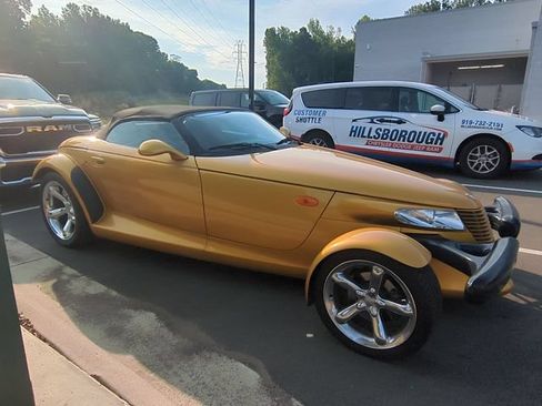 Used 2002 Chrysler Prowler RWD image 6