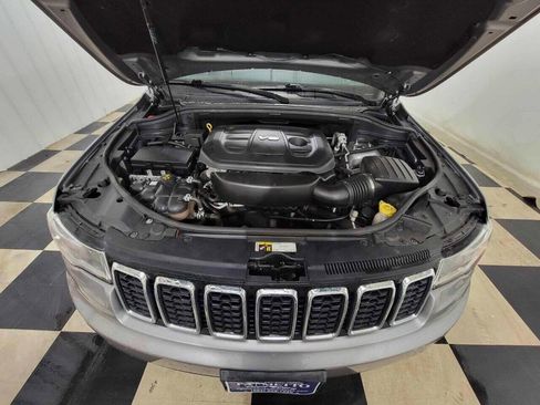 Used 2017 Jeep Grand Cherokee Limited image 55