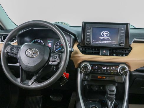 Used 2022 Toyota RAV4 LE AWD/4WD image 17