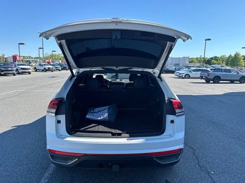 Used 2023 Volkswagen Atlas Cross Sport SE AWD/4WD image 7