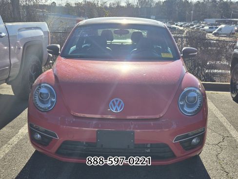 Used 2014 Volkswagen Beetle R-Line image 11