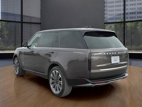 New 2026 Land Rover Range Rover Long Wheelbase SE image 15