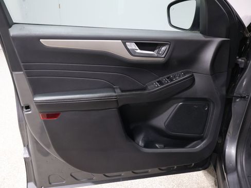 Used 2021 Ford Escape SE image 13