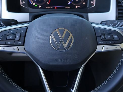 Certified 2022 Volkswagen Atlas SE image 20