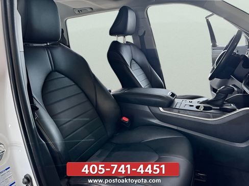 Used 2022 Toyota Highlander XLE AWD/4WD image 18