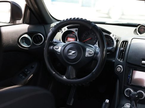 Used 2014 Nissan 370Z Coupe RWD image 23