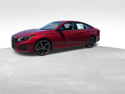 New 2026 Nissan Altima 2.5 SR FWD image 9