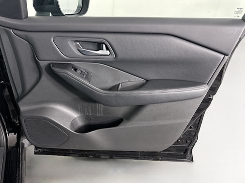 Used 2025 Nissan Rogue SV AWD/4WD image 31