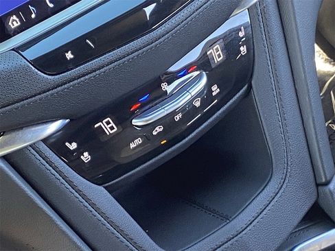 Certified 2025 Cadillac XT5 Premium Luxury image 30