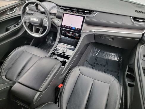Certified 2023 Jeep Grand Cherokee Limited AWD/4WD image 39