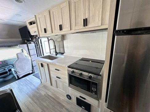 Used 2023 Ford E-450 and Econoline 450 Super Duty w/ Motorhome Prep Package image 29