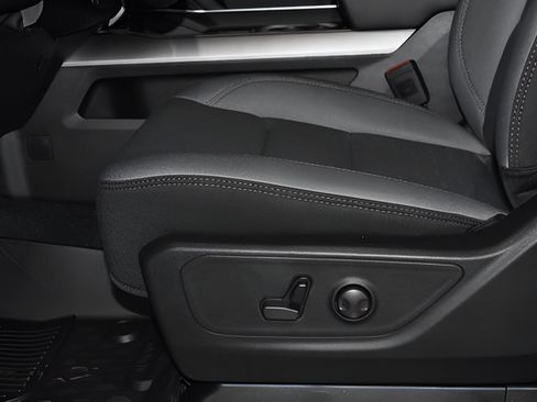 New 2026 RAM 1500 Big Horn AWD/4WD image 11