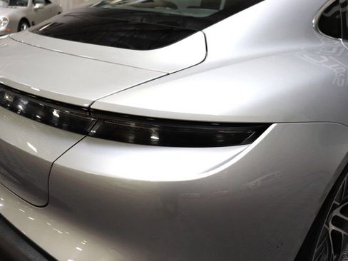 Used 2020 Porsche Taycan 4S image 9